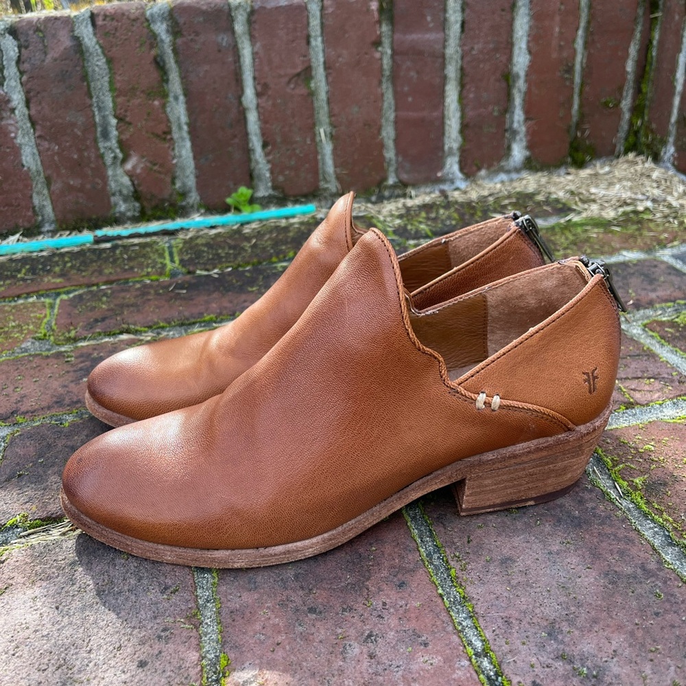 Frye Women's Tan Leather Ankle Boots